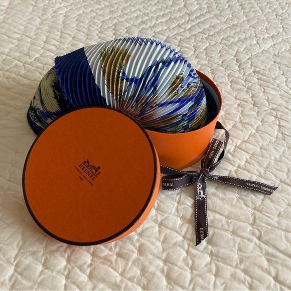 Hermes Kuggor Tree Pleated Plisse Silk Scarf - Picture 2 of 16